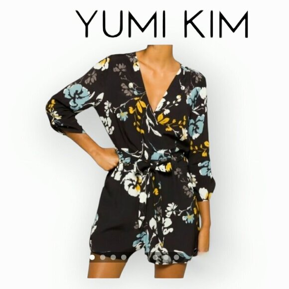 Yumi Kim Love Triangle Liz Romper Floral Faux Wrap V Neck Fun Black Size Small - Picture 1 of 11